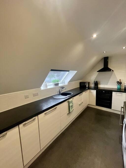 Bs - Luxury Top Floor 4 Bed Apartment With Garage In Town Centre - No Lift Stratford-upon-Avon Ngoại thất bức ảnh